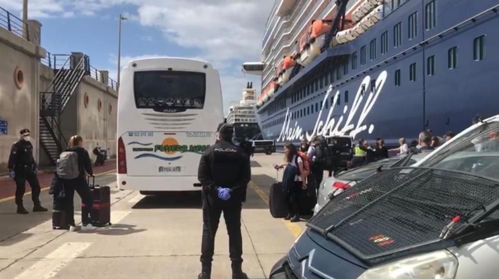 Desembarco de pasajeros de un crucero