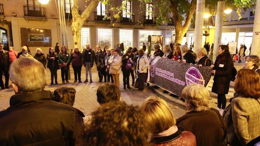 Concentración en el Bulevar en repulsa por el presunto asesinato de Iznájar