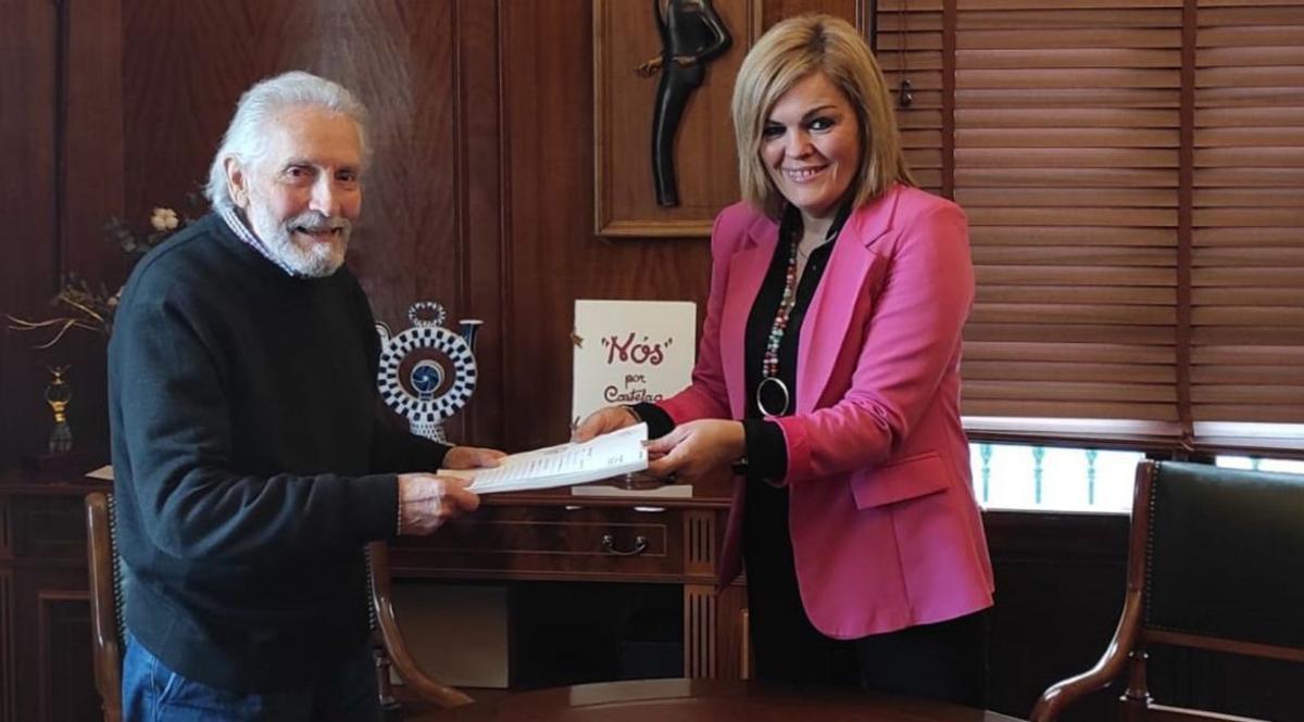 Ángel Barros dona 150 cuadros para el futuro museo de la historia de Redondela