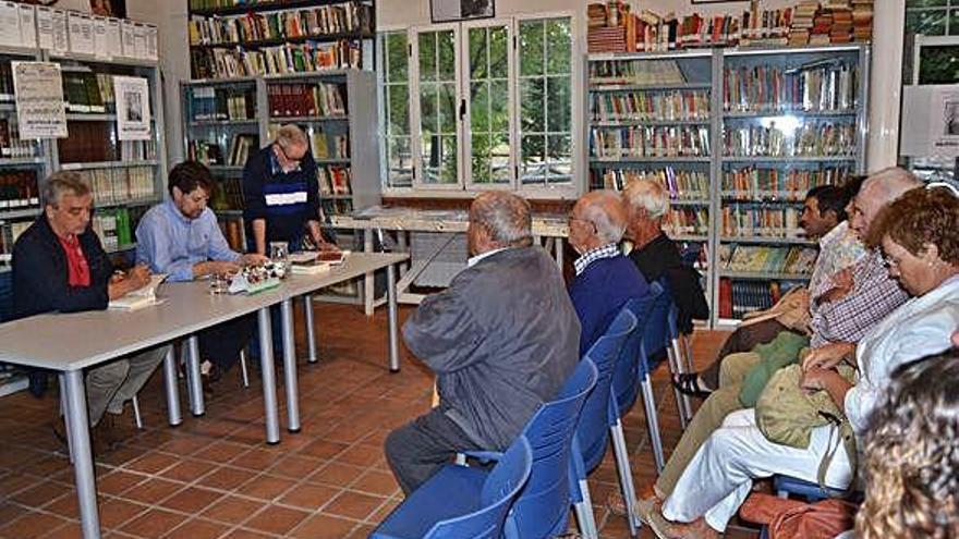 Acto literario organizado en la biblioteca de Ilanes. S.