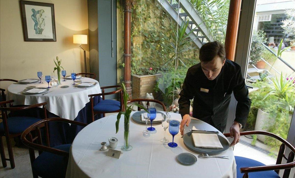 Un camarero en un restaurante.