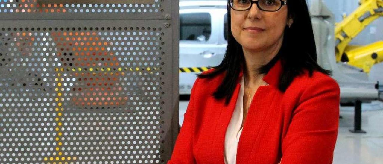 Ana Paul, en el laboratorio de la fábrica del futuro en CTAG.