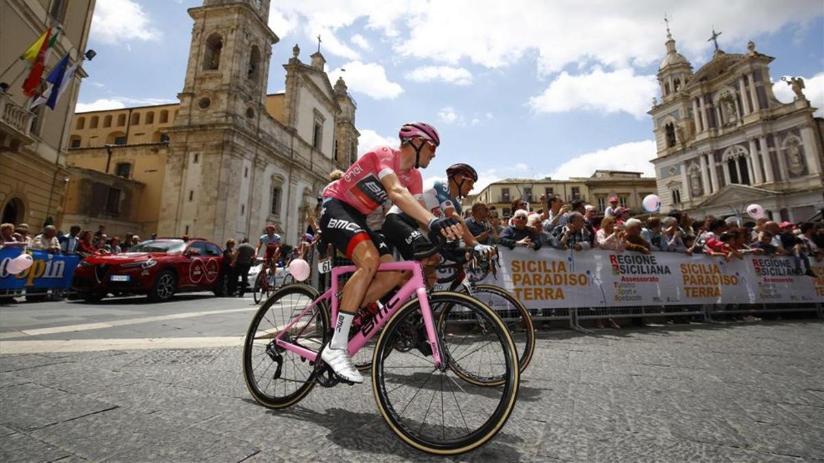 Rohan Dennis, maglia rosa del Giro 2018