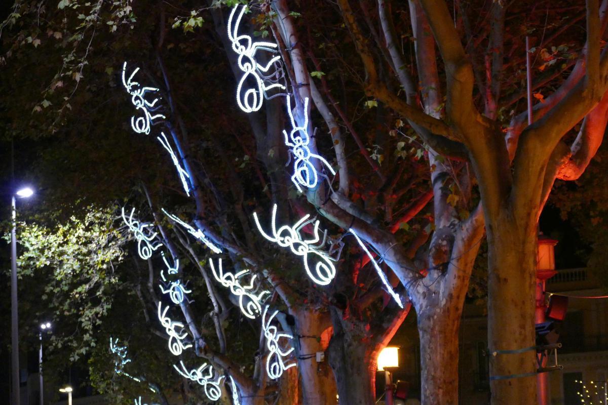 Vint-i-cinc Nadals il·luminats per Dalí