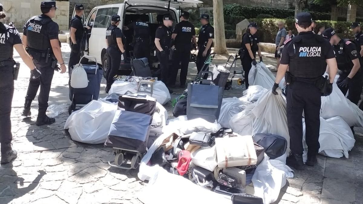 Veinte agentes han participado en el operativo.