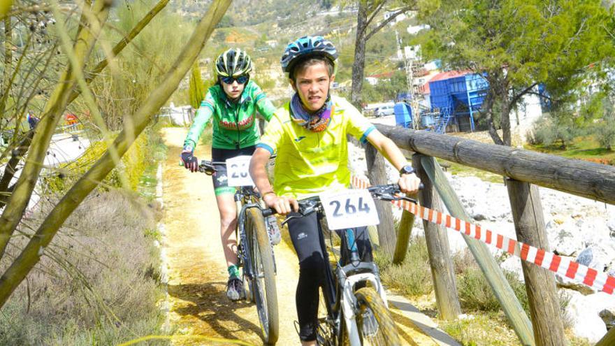 El VII Rally BTT Escuelas El Pinsapo abre de manera triunfal el Circuito Provincial