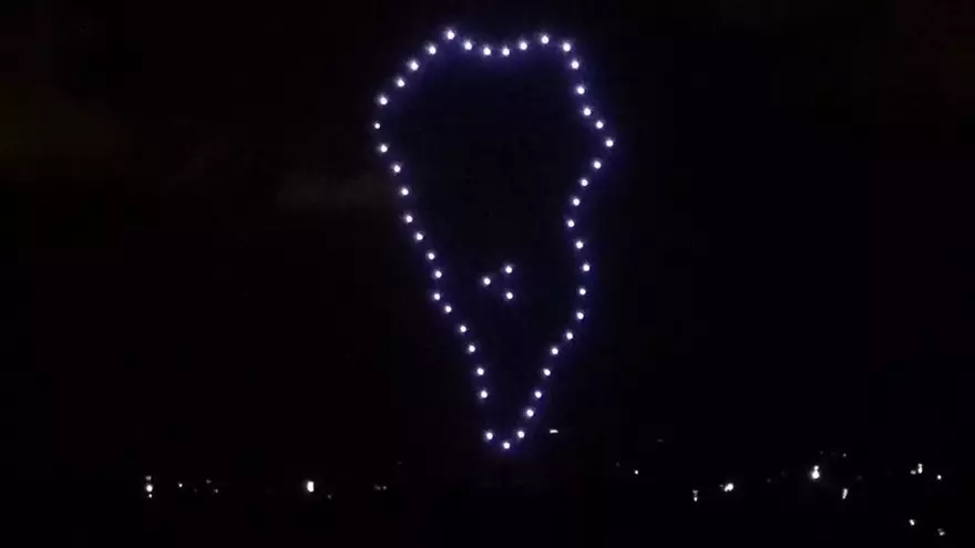 El emotivo homenaje con drones a los afectados y a todos aquellos que han colaborado en el volcán de La Palma