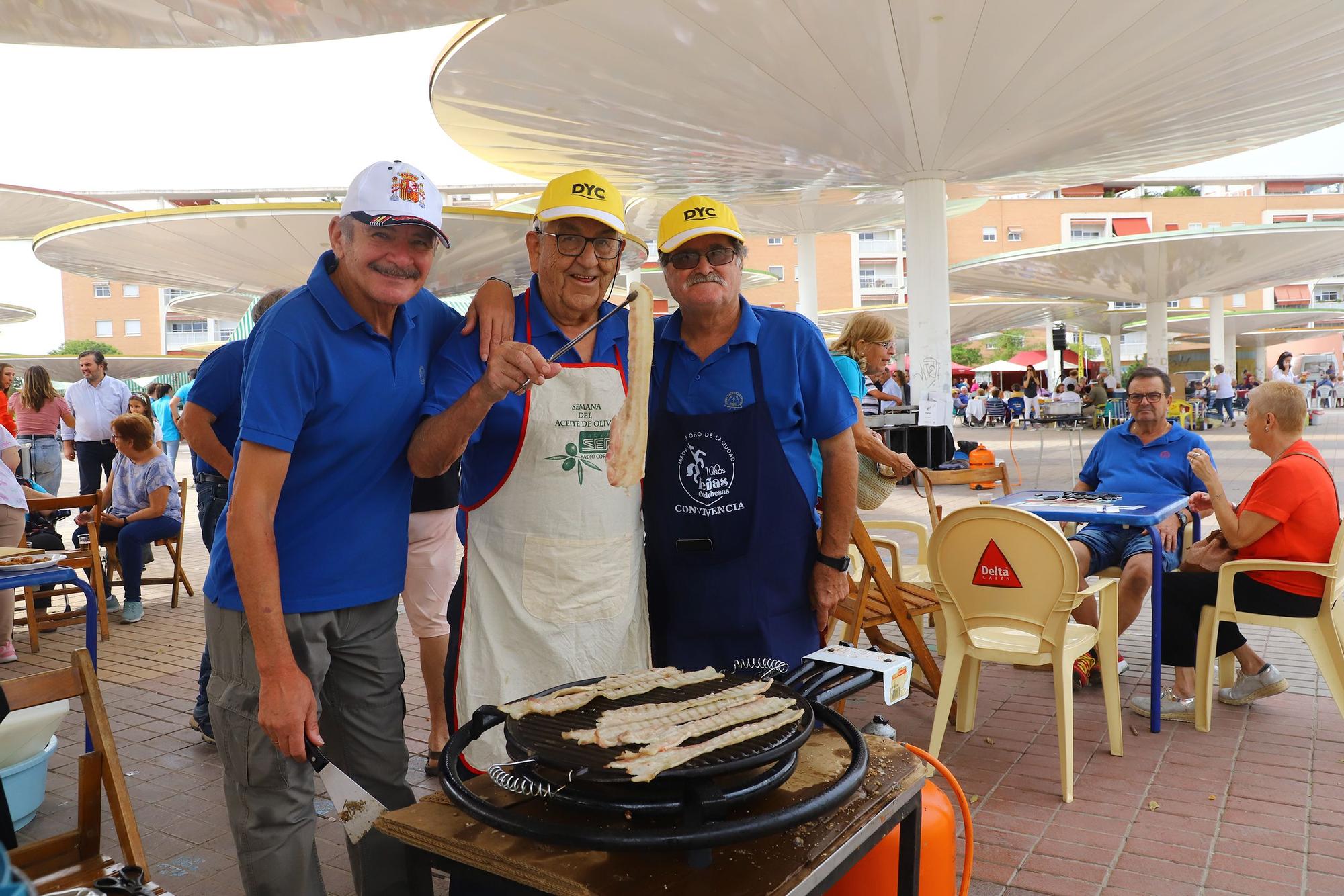 Las peñas recuperan su perol de convivencia en las Setas tras el parón del covid