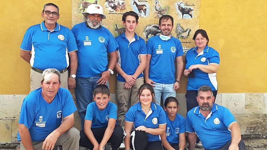 Expedición de Los Valles de Benavente que acudió a la cita.