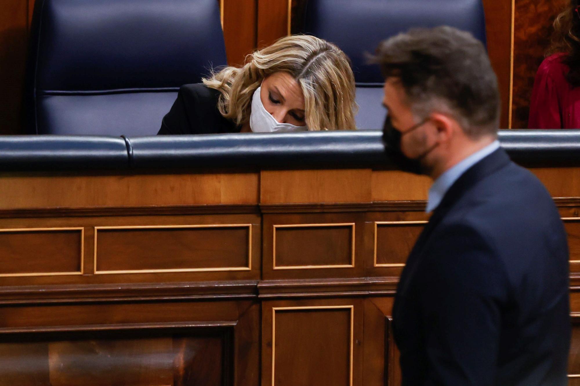 La vicepresidenta segunda, Yolanda Díaz, y el portavoz de ERC, Gabriel Rufián, el jueves pasado en el Congreso, el día que se votó la reforma laboral.