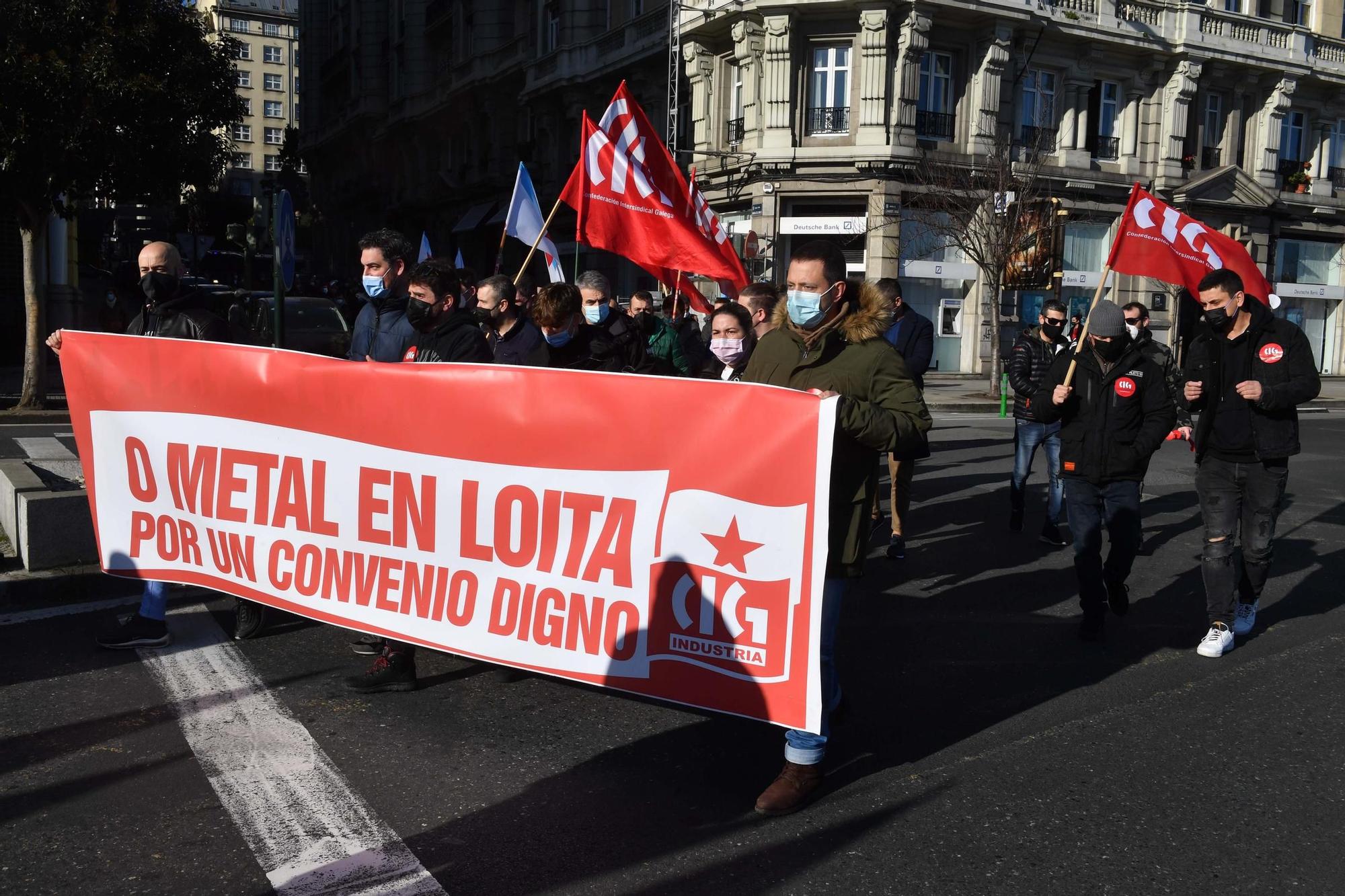 Los trabajadores del metal se manifiestan en A Coruña por un convenio laboral "digno", "secuestrado" por la patronal