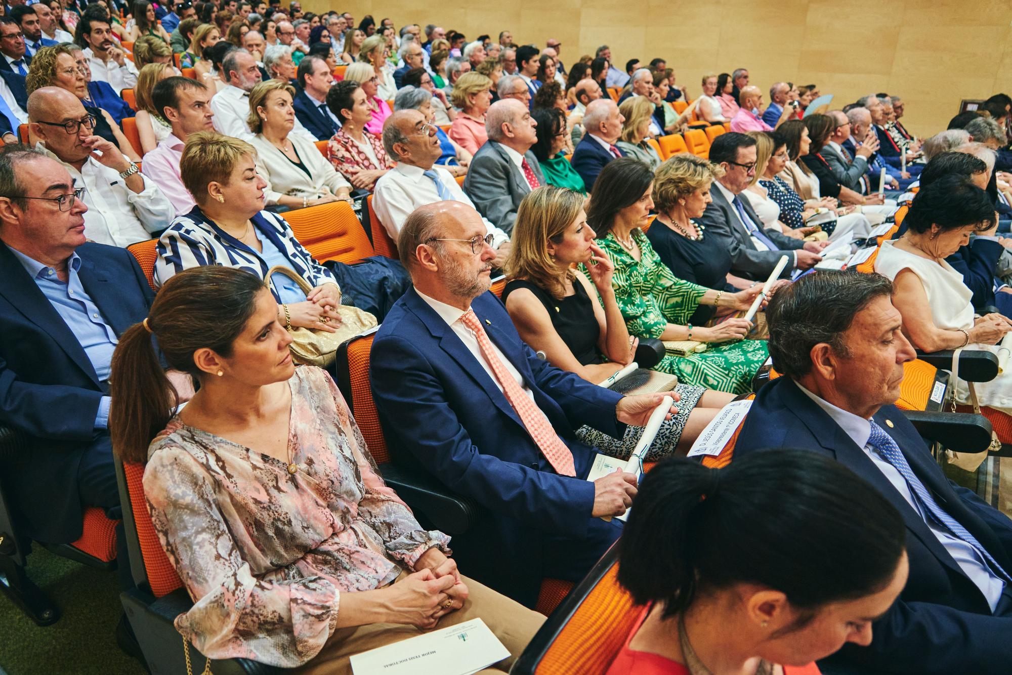 Fotogalería | Jesús Usón, colegiado de honor del Colegio de Médicos de Cáceres