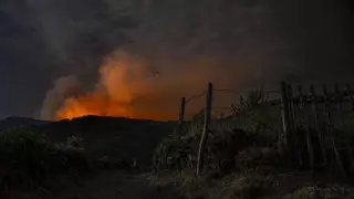 DIRECTO | Cuatro incendios arrasan 3.700 hectáreas en el Macizo Central de Ourense y se activa el nivel 2 en Chandrexa por la cercanía del fuego a la población