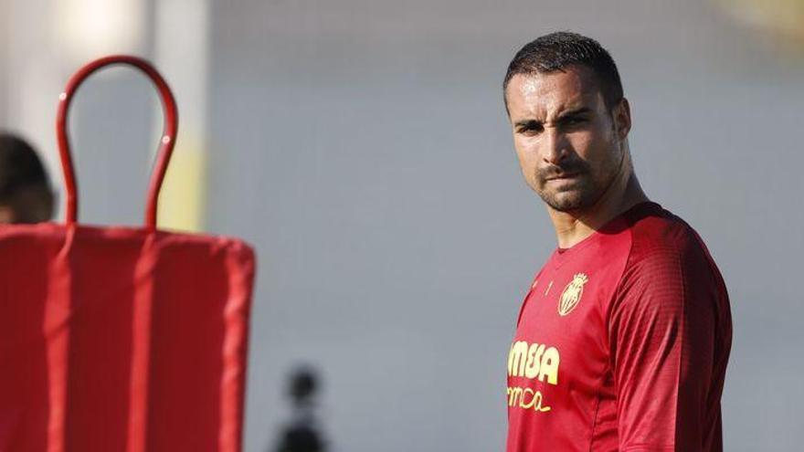 Asenjo: &quot;Ojalá Cazorla pueda quedarse con nosotros&quot;