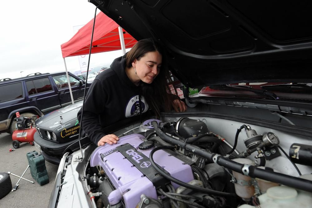 Exhibición automovilística en Langreo