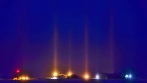 ¿Qué son los pilares de luz que se ven en invierno y parecen auroras boreales?