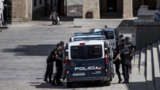Desarticulan un punto de venta de droga "muy activo" en Cáceres: un detenido, armas y 7.500 euros en billetes