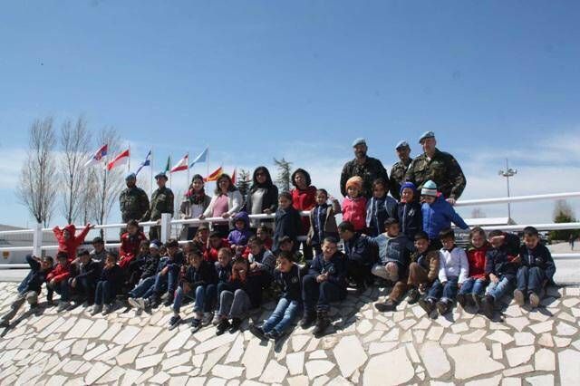 FOTOGALERÍA / Visita de escolares a la base Miguel de Cervantes en Líbano