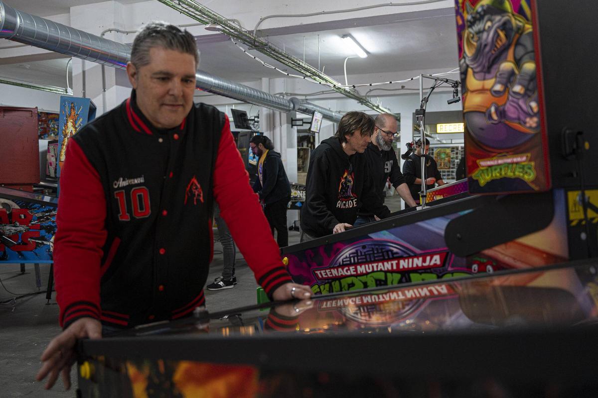 Así es la nueva sede de la asociación ARCADE en Esplugues: con 120 recreativas y medio centenar de pinballs