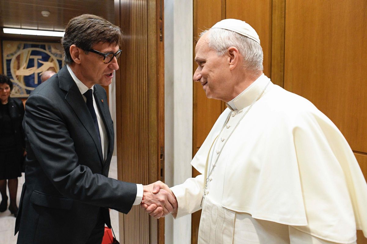 Illa visita Roma y se reúne con el papa León XIV