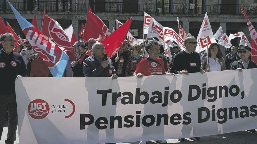 Concentración de pensionistas celebrada en la jornada de ayer frente a la Subdelegación del Gobierno.