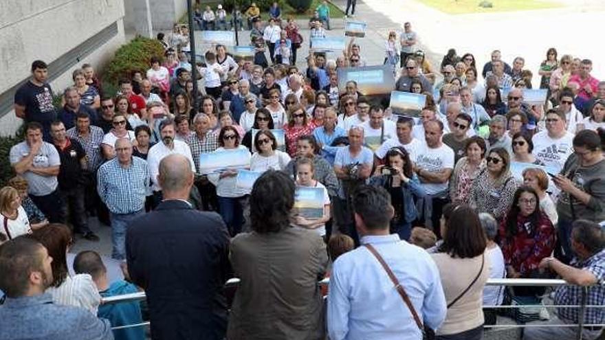 A Santiago se desplazaron unas 200 personas. // Xoán Álvarez