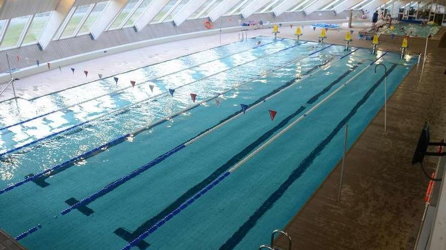 Piscina municipal de Cangas. // Gonzalo Núñez