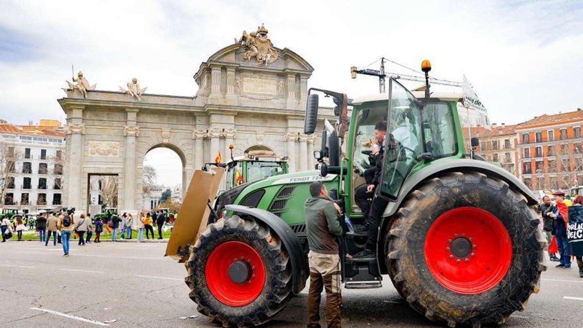 Bruselas ofrece flexibilizar los requisitos ambientales para aliviar la carga de los agricultores.