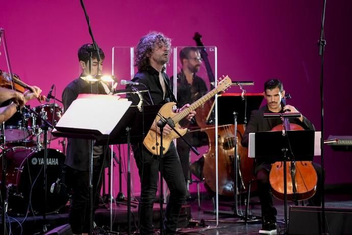 20-04-19 GENTE Y CULTURA. AUDITORIO ALFREDO KRAUS. LAS PALMAS DE GRAN CANARIA. Concierto Bach Rock. Clausura del International Bach Festival 2019 con un concierto de la orquesta del festival y el guitarrista Iñaki Antón, de Extremoduro  | 20/04/2019 | Fotógrafo: Juan Carlos Castro