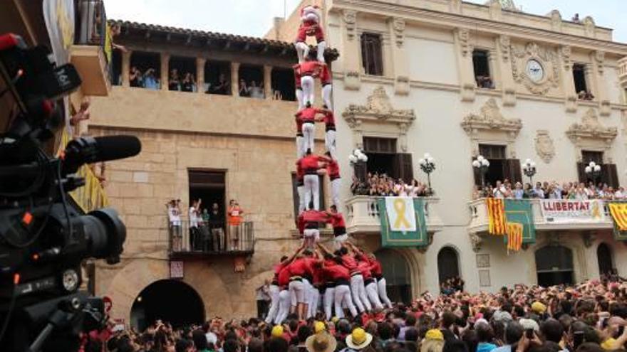 La Colla Vella dels Xiquets de Valls despunta a la diada de Sant Fèlix