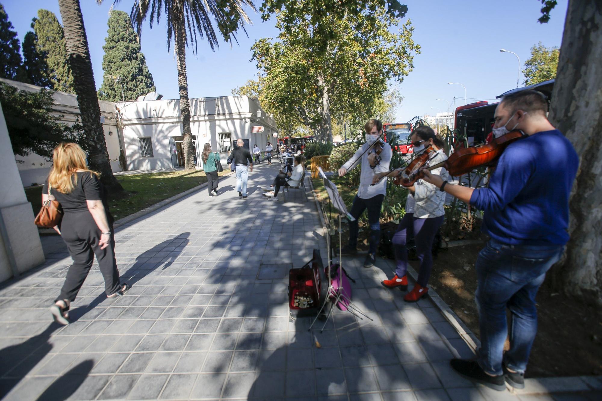 Los cementerios de València, vacíos el día de Todos los Santos