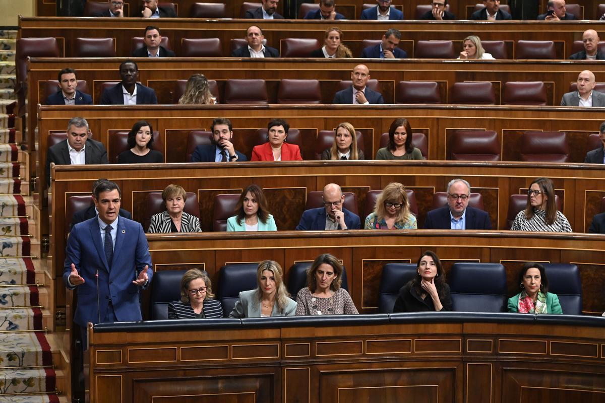 Pleno en el Congreso con el presidente Pedro Sánchez dirigiéndose a la oposición