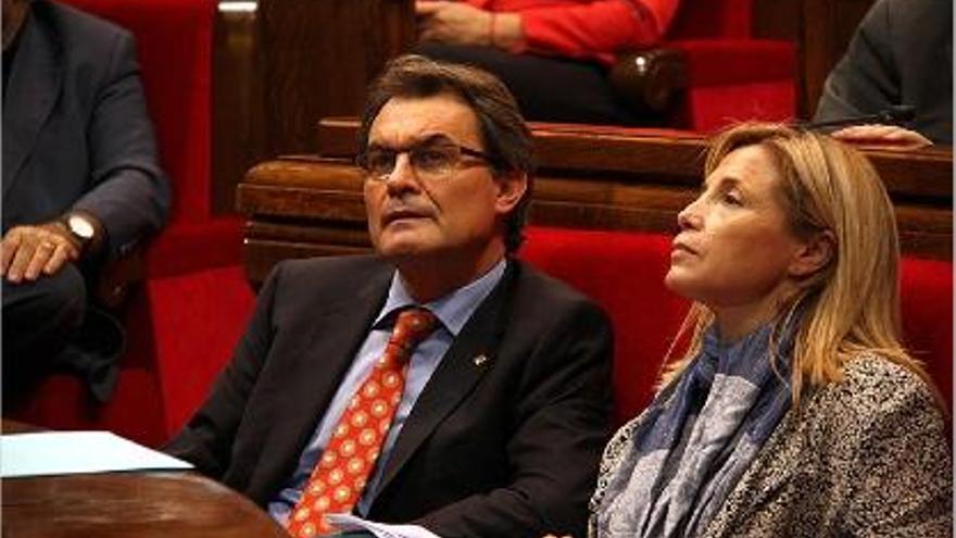 El president de la Generalitat, Artur Mas, i la vicepresidenta del Govern, Joana Ortega, ahir, al Parlament.