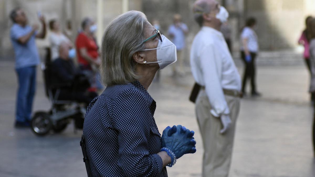 Los casos positivos se disparan con 77 nuevos pacientes en un solo día