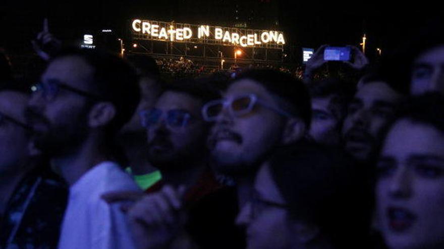 Públic del Primavera Sound 2019, amb el cartell &#039;Made in Barcelona&#039;.