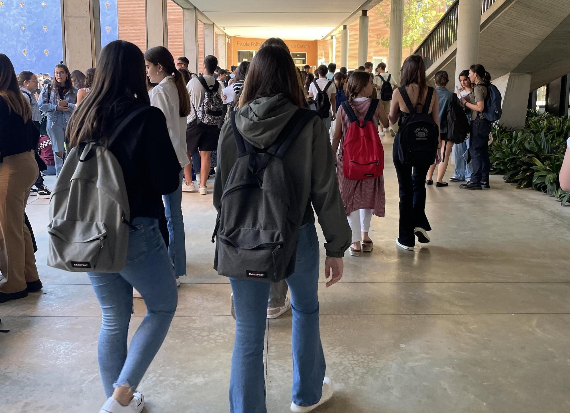 Estudiants en el campus de Gandia de la UPV en una imatge d’arxiu