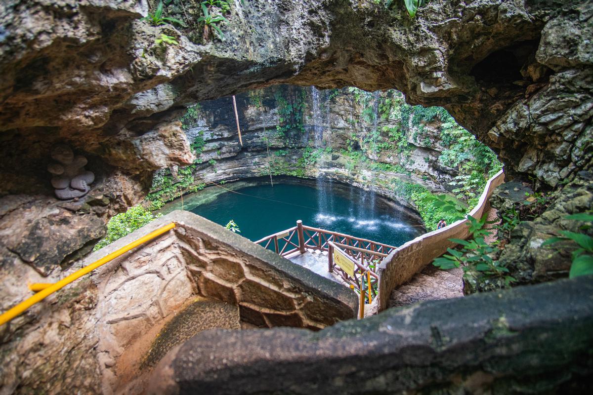 El cenote de Saamal es uno de los más hermosos de la península del Yucatán