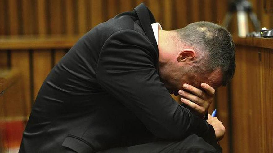 Una testigo afirma que temió que Pistorius se disparara tras matar a su novia