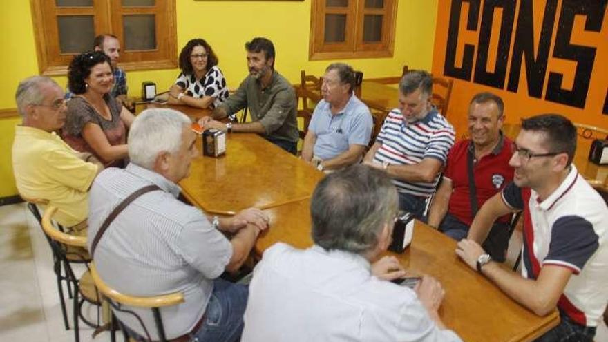 Juan Díaz Villoslada participó en un acto en Marín. // S. Álvarez