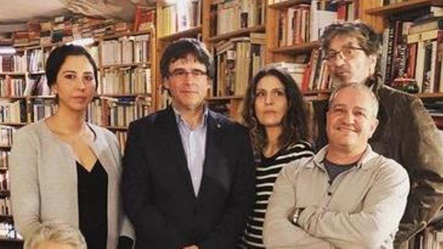 Puigdemont, amb membres del consell municipal de la ciutat de Ginebra.