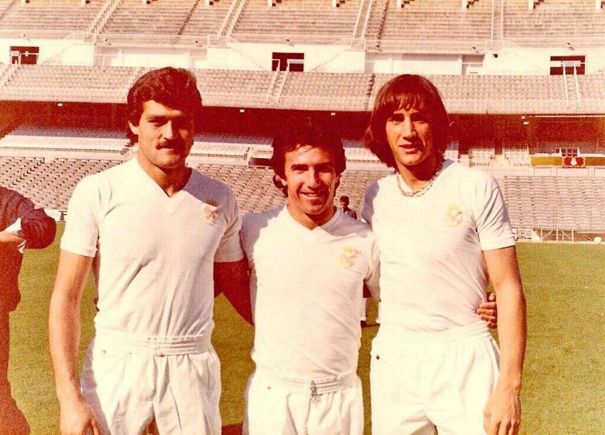 García Navajas, a la izquierda, junto a Juanito y Portugal en el Real Madrid.