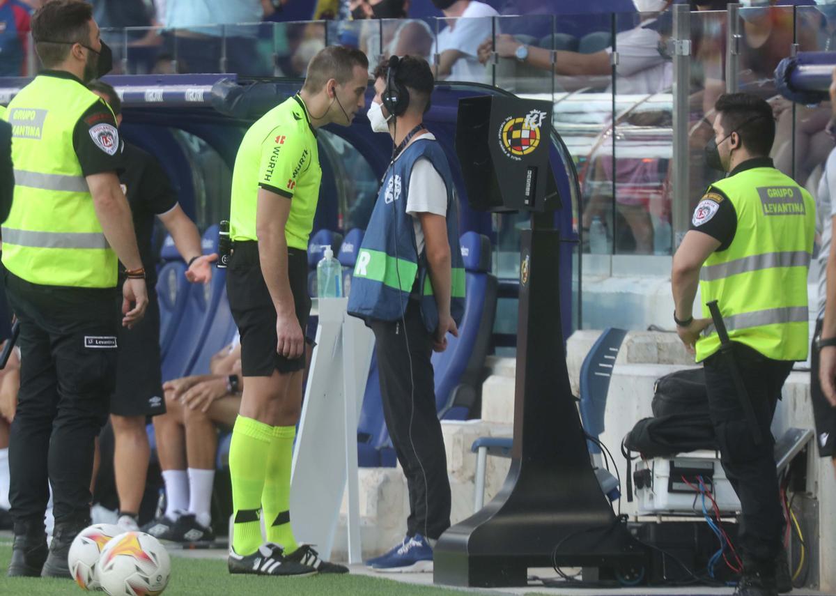 Levante UD - Rayo Vallecano en imágenes