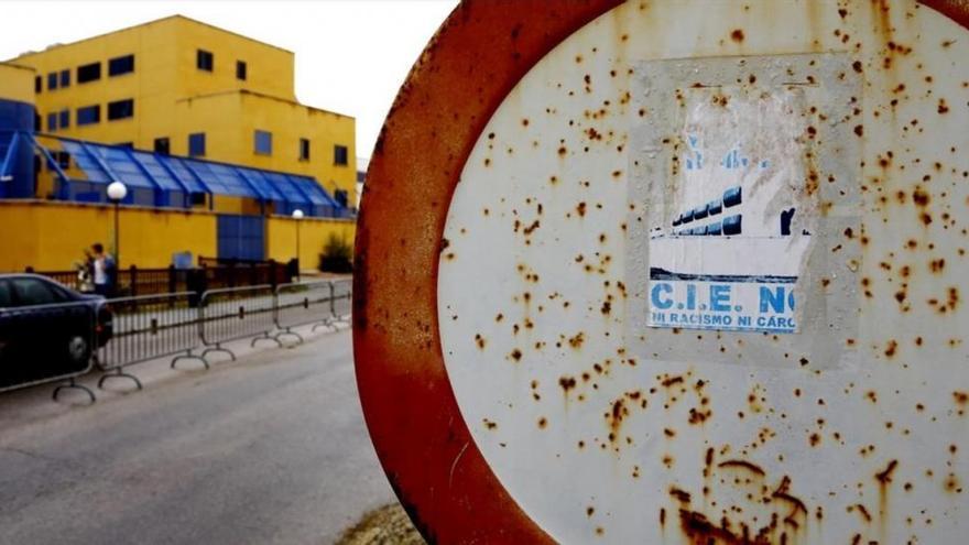 Detenidos cuatro huidos del CIE de Aluche al intentar robar en un supermercado