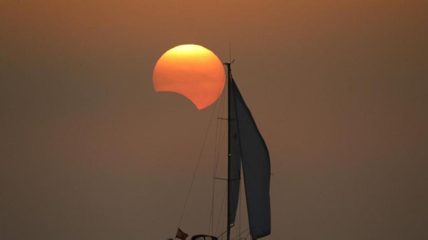 Más de mil euros por ver el eclipse en altamar