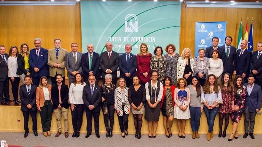 Foto de familia del acto con motivo del Día de la Enfermería celebrado en el hospital  Costal del Sol, en Marbella.