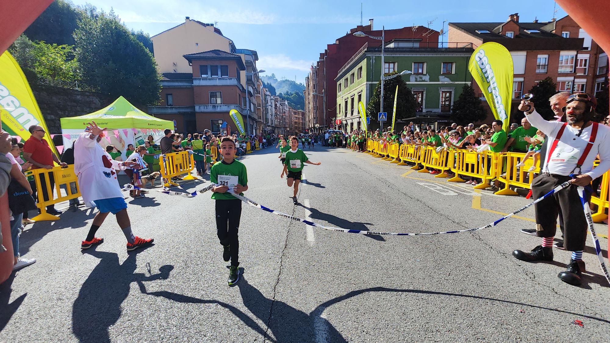 La carrera contra el cáncer de Mieres, en imágenes.