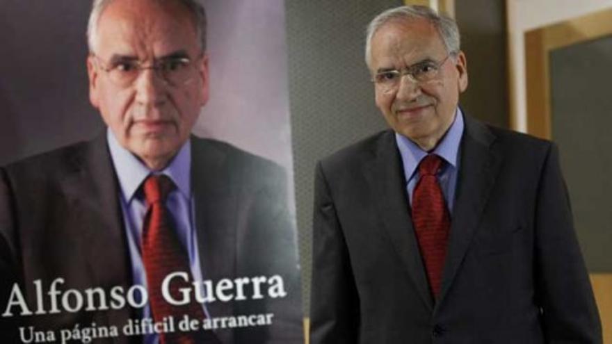 Guerra: "Aznar sale a asustar a los españoles"