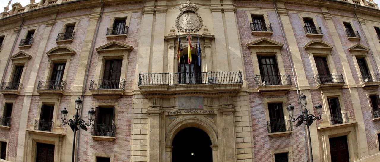 Acceso al Tribunal Superior de Justicia de la Comunidad en València.  | MANUEL BRUQUE/EFE