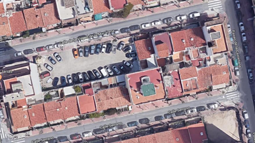 Benidorm cierra un parking público en un solar de la Colonia Madrid