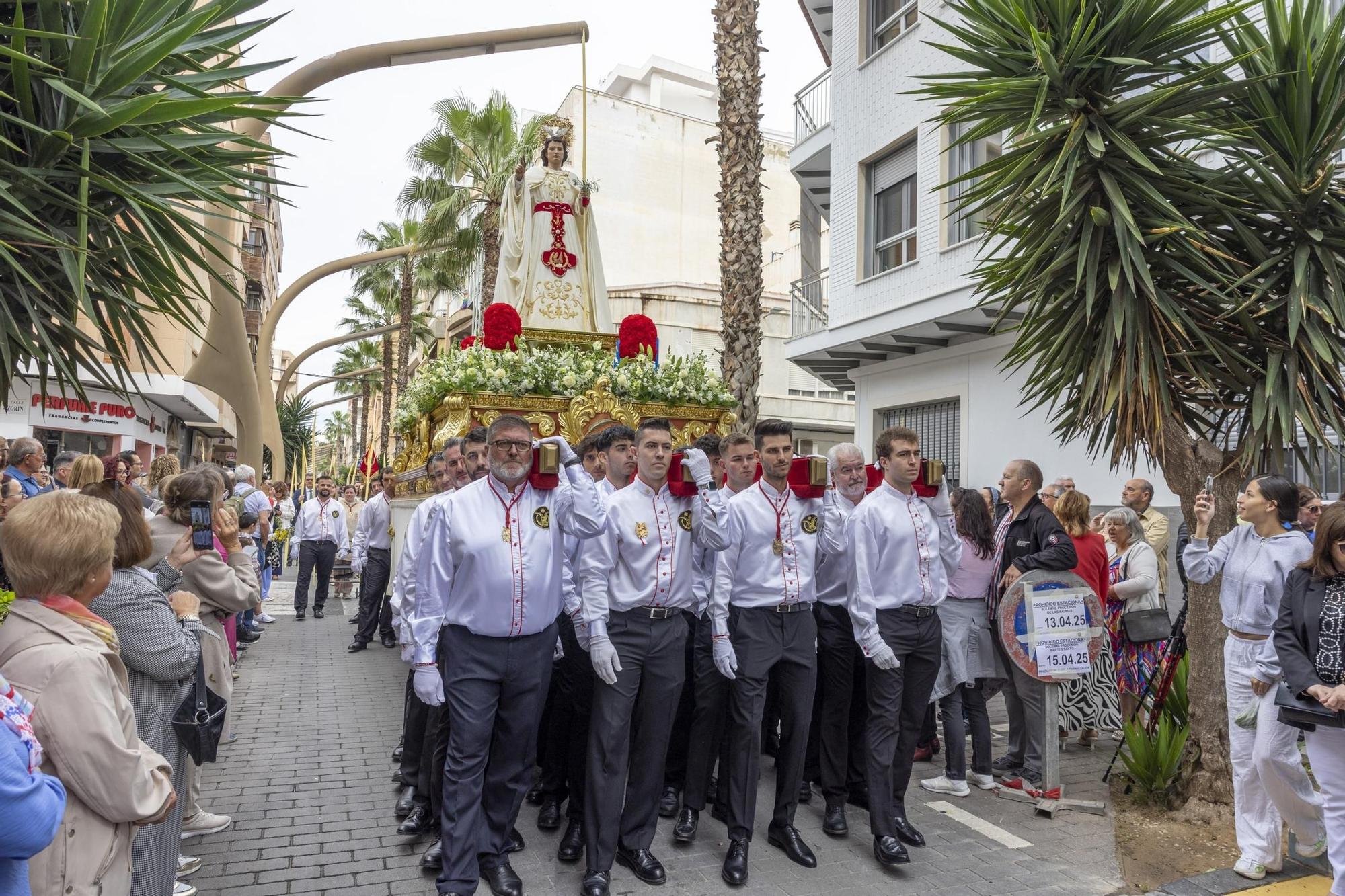 Aquí están las imágenes de la Procesión de Las Palmas de Domingo de Ramos en Torrevieja